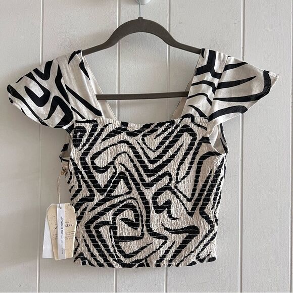 Midnight Sky Printed Crop Flutter Sleeve Blouse NWT - Picture 5 of 8